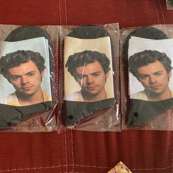 🔥🆕FUN SOCKS: HARRY STYLES!!!🔥 Fits Women’s Size 7 to 9🔥 Comes in 3 “Styles” - Picture 2 of 4
